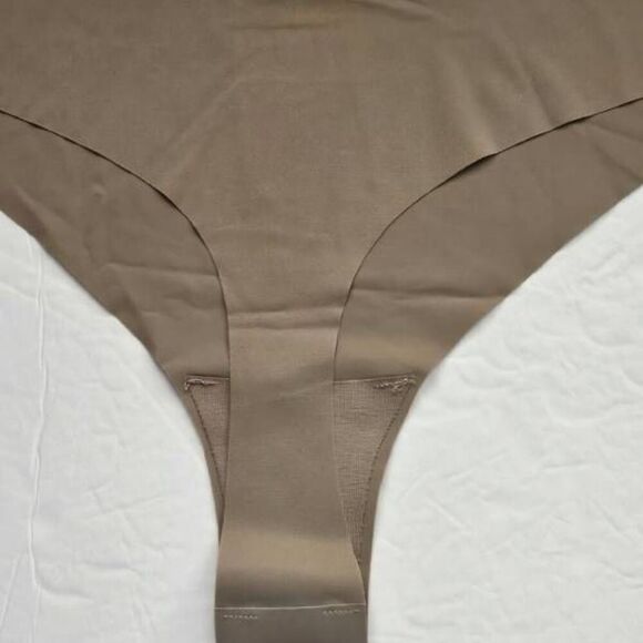 Skims panty Nwt - Picture 5 of 7